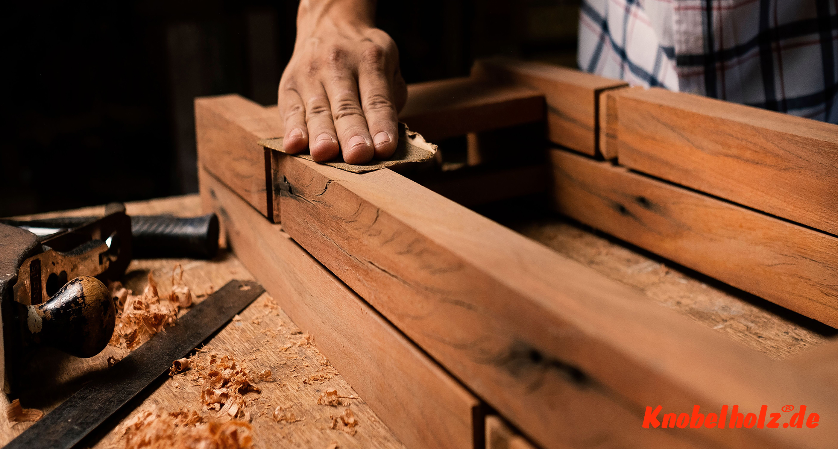 Knobelholz edle Holzspiele Brettspiele und Knobelspiele vom Baum bis zum fertigem Holzspiel in Handarbeit gefertigt direkt vom Hersteller 